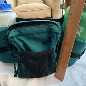 Fanny pack Hip Belt Bag hiking holds 2 quarts water bottles and zipper pouch